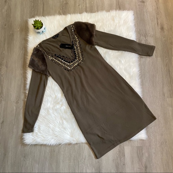 BCBGMaxAzria Dresses & Skirts - BCBG MAXAZRIA Brown Fur shoulder dress sz large
